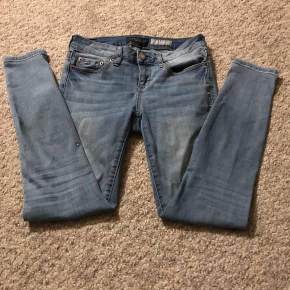 Aeropostale light blue jeans - Picture 2 of 4